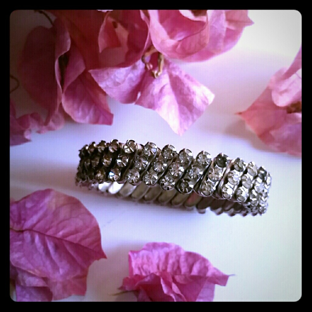Vintage 1950s stretch rinestone bracelet
